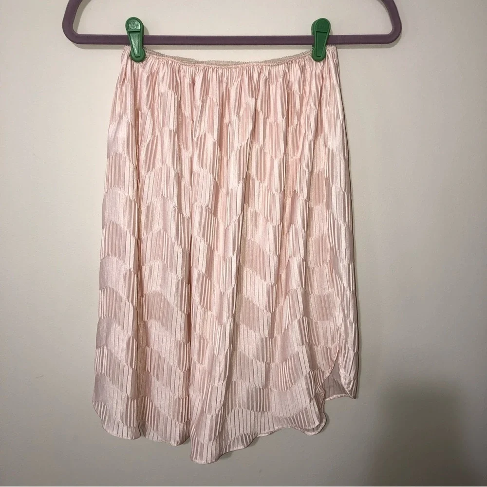 Vintage Half Slip Size M Made in USA Blush Peach Pink Crinkle Texture - Picture 3 of 8